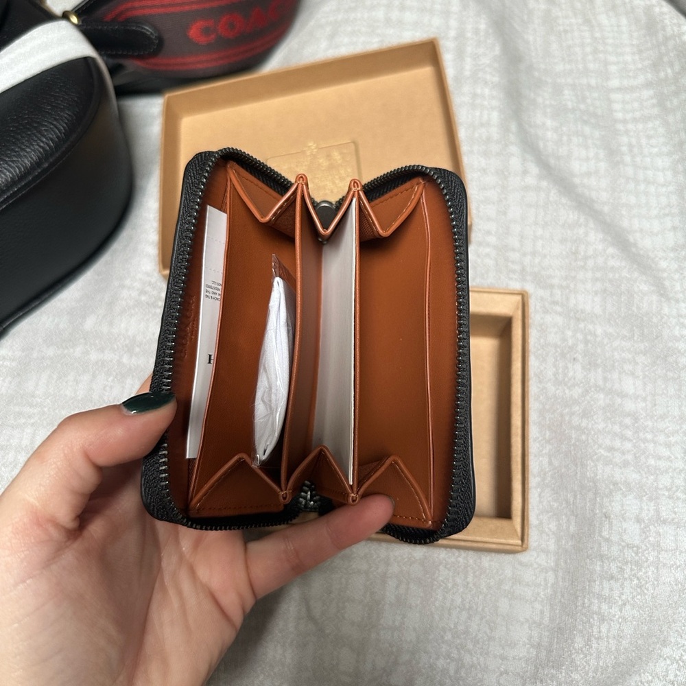 Coach Small Zip Around Card Case Patent Leather *BRAND NEW* - Picture 5 of 6
